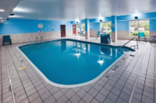 Comfort Inn & Suites Liverpool - Syracuse Hotels in Clay