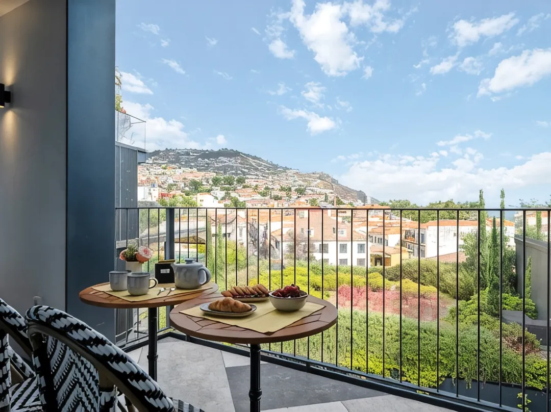 Varanda Vistas E Piscina No Savoy Insular - Funchal