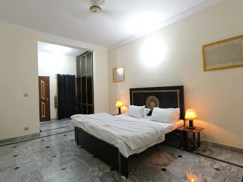 Charming B&B in Rawalpindi Male Only - Homestays