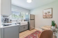 Perfect One-Bedroom- 10 Mins from Clearwater Beach