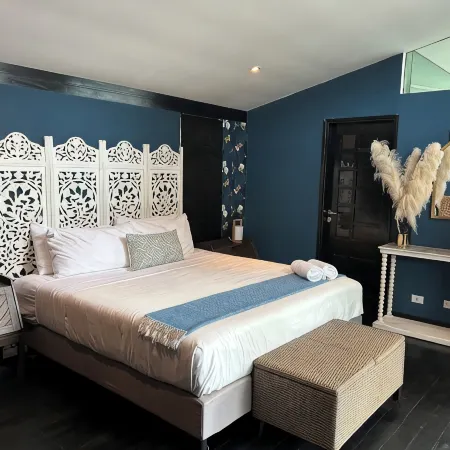 Artistically designed villa in the heart of Tamarindo, private pool, beach close