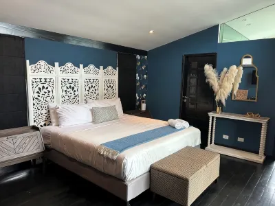 Artistically designed villa in the heart of Tamarindo, private pool, beach close Hotel di 