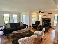 Summit House - 360° Ozark Views on 17 Private Acres Near Buffalo River