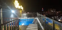 Sen Vang Luxury Hotel - ที่มีสระว่ายน้ำ