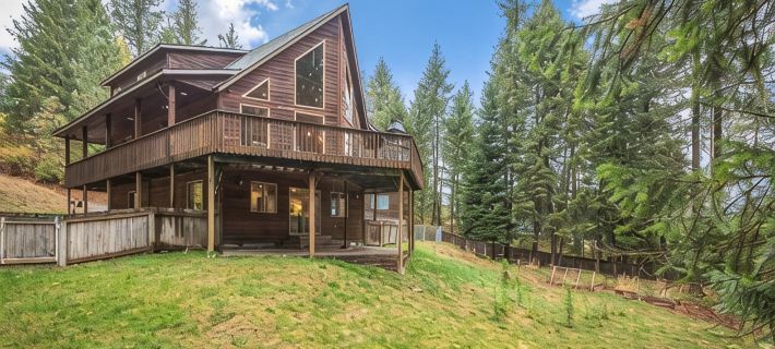 Charming Secluded  3-bedroom house in Sagle ID close to Lake and Schweitzer Ski Ξενοδοχεία στην πόλη Bonner County