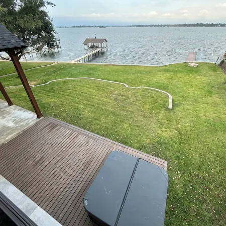 Beautiful Lakefront House with Amazing Views Отели в г. Тул