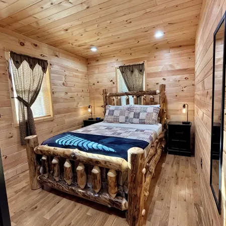 2Bdr  3Bd  1.5BA Cabin Located in the Heart of the New River Gorge National Park