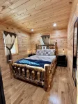 2Bdr  3Bd  1.5BA Cabin Located in the Heart of the New River Gorge National Park