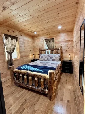 2Bdr  3Bd  1.5BA Cabin Located in the Heart of the New River Gorge National Park