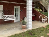Hank Williams hang out - WiFi