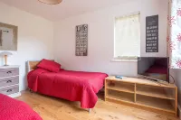 Stylish 4 bed house walking distance to beaches - 3 tähden