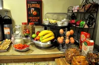Irving House at Harvard - breakfast