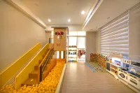 Taoran of the Ocean Family Homestay - parking
