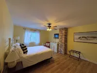Whispering Pines Retreat - Bathtub