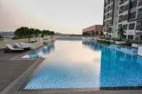 Lovina 909 Harbour Bay Residence