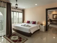 Casa Marocc Hotel Các khách sạn gần Cầu Mangrai