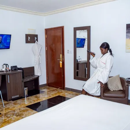 NEW HEAVEN HOTEL