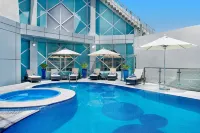 City Seasons Towers Hotel Bur Dubai - Pool