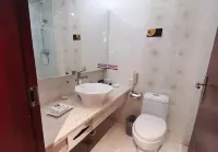 โรงแรมโหลวหลาน - ที่มีสระว่ายน้ำ