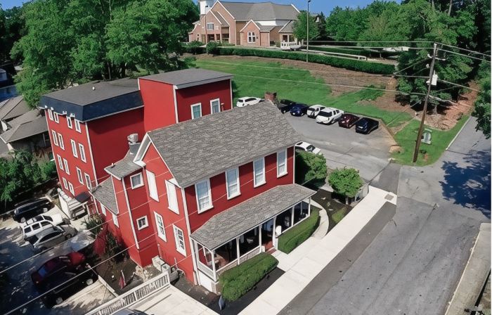 The Dahlonega Square Hotel & Villas