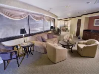 Crowne Plaza EDISON by IHG โรงแรมในเอดิสัน