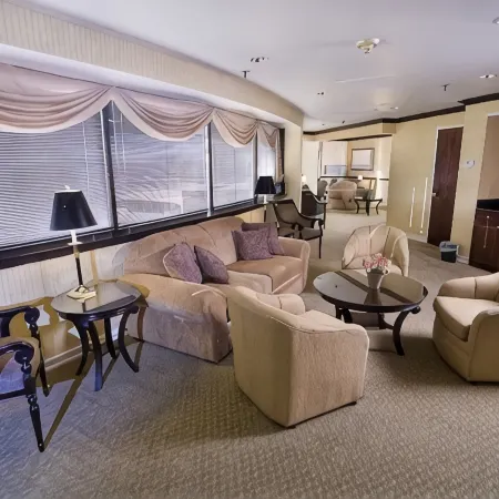 Crowne Plaza EDISON by IHG