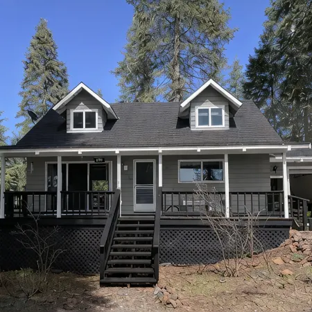 Lake View Cottage in Lake Almanor Country Club!