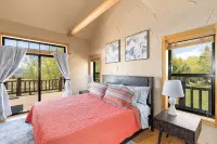 MAJESTIC VIEWS | Family Lodge | Large Deck
