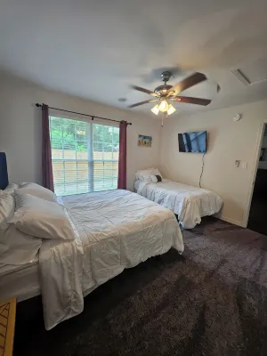 Relax & Unwind at This Charming West Mobile Getaway! 2BR/2BA Guesthouse Retreat! - Homestays