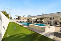 3BR Palm Desert Oasis near El Paseo - Private Pool, Spa & Putting Green - Private Pools