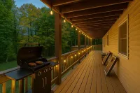 Hot Tub + Pool Table + Resort Access + Fast Wifi