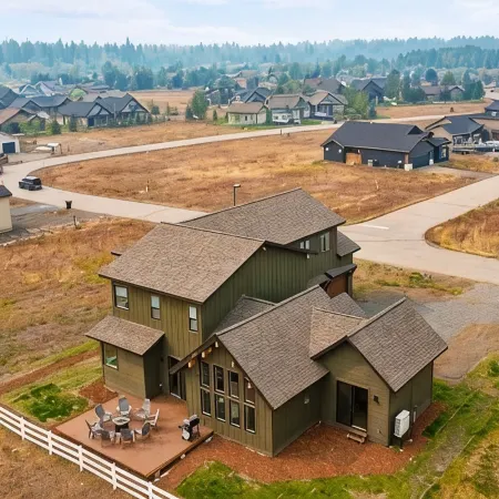 Brand New 3600 SF 3-Primary Suite Mountain Getaway