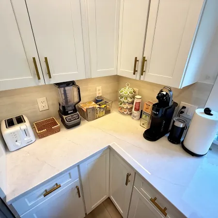 Modern 4BR Escape • w/ Jeep Wrangler • Near Town • Patio, Fire Pit & Hot Tub