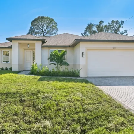 BlessedVeniceOasis, Luxury Beach House - 5 Minutes to Beach, Brand New!
