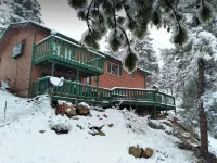 Cozy 4-Bedroom Cabin w/ Hot Tub + King Master Bed