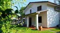 Villa with swimming pool a stone's throw from the sea