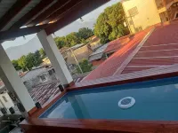 Cozy Townhouse Terrace with Pool - 4 ดาว