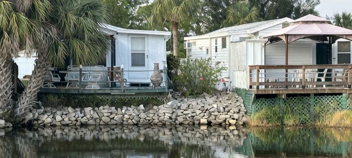 Cozy little Lake Front Park Model Ξενοδοχεία στην πόλη Pasco County