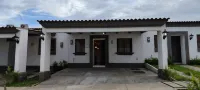 A private villa in an exclusive  gated community in San Miguel - 3 bdr & 2 baths โรงแรมใน