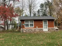 Cozy Cabin Getaway - Studio on ATV & Snowmobile Trail with Hi Speed WiFi 코노버 호텔