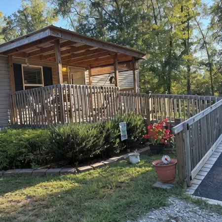 Quiet Super Clean Comfortable 7 Mile  to Downtown Newberry   5 Mile from I 26