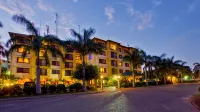 Sea Cliff Court Hotel & Luxury Apartments - Apartments