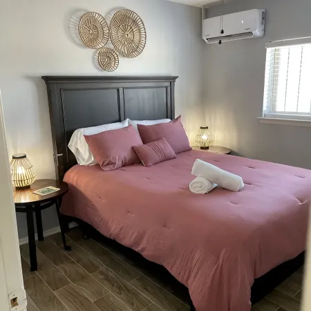Comfy, contemporary, quiet retreat with views of the Petroglyphs
