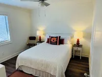 Downtown Auburn Retreat- Walking distance to Stadium, Toomer's & More!