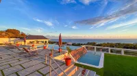 Coral Bay Chateau - Luxury Villa in Treasure Beach