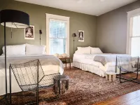 Eclectic & Unique Historic Home - Homestays
