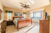 Walk to ski slopes! INCREDIBLE MTN VIEWS,SUNSETS, HOTTUB, FIREPLACE