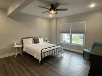 Historic Downtown Hermann Getaway-Walk to Wineries, Shops and Restaurants! - Homestays