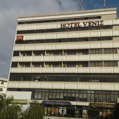 Hotel Veniz Burnham Hotels near Igorot Garden