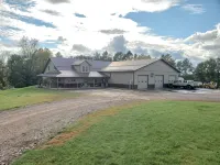 Guesthouse with fresh country air, beautiful views. 25 minutes from Eau Claire. - 2-Star